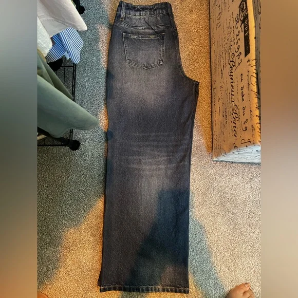 HALARA Wide-Leg Sweat Pant Jeans in Dark Blue Fade - Picture 9 of 12